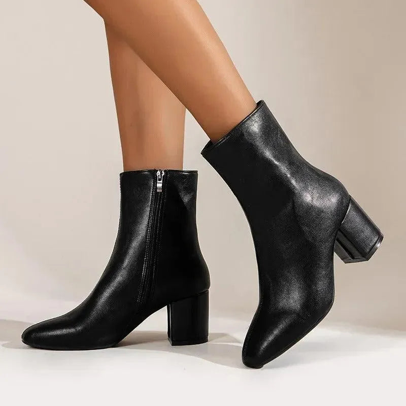 Bottes modernes pour femme à talon carré, au design épuré, confortables, robustes et offrant un bon maintien, polyvalentes en toute occasion | Sulvida