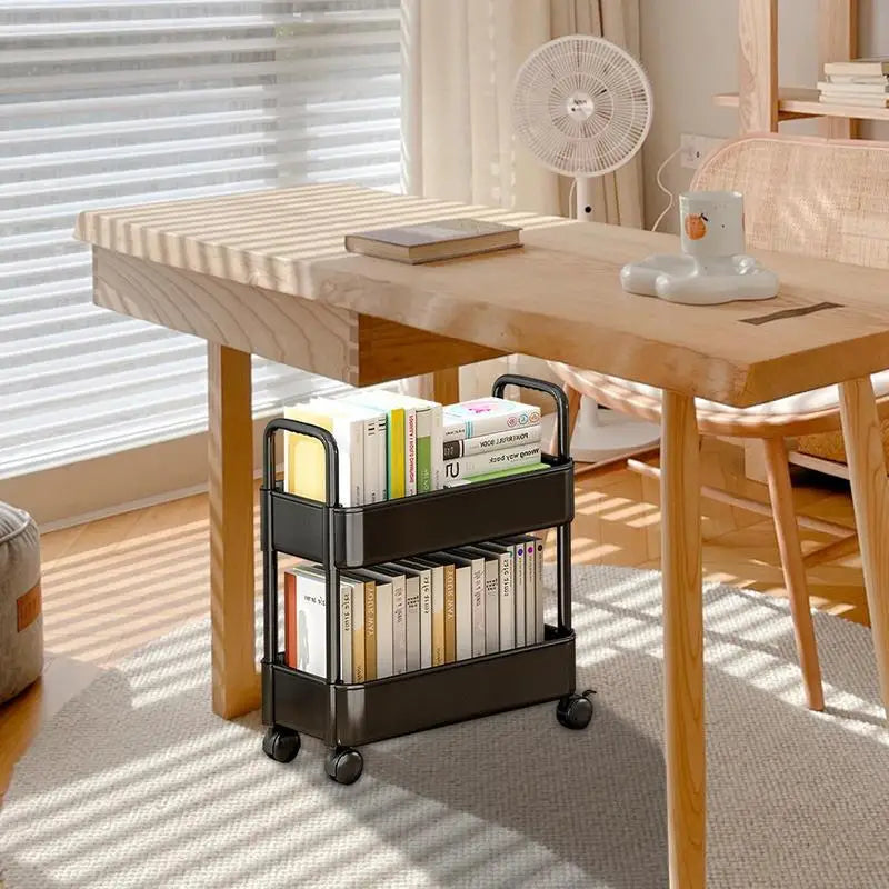 Petite bibliothèque mobile avec porte-stylos, noir et blanc, chariot de rangement compact à roulettes pour bureau | Sulvida