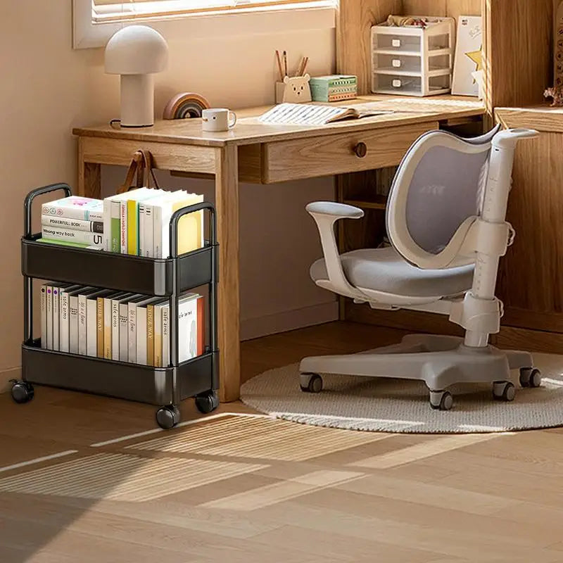 Petite bibliothèque mobile avec porte-stylos, noir et blanc, chariot de rangement compact à roulettes pour bureau | Sulvida