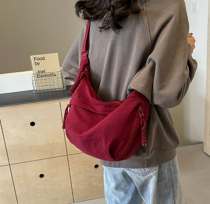 Sac bandoulière en nylon en forme de demi-lune, réglable, léger, pour un usage quotidien, imperméable, pour femme | Sulvida