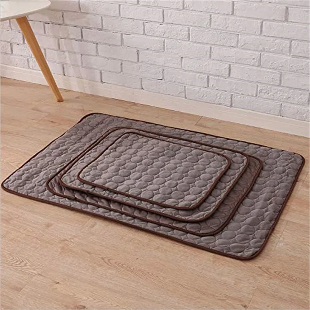 Tapis rafraîchissant autorégulant pour chiens, toutes tailles, sans gel, lavable en machine, accessoire rafraîchissant pour animaux en été | Sulvida