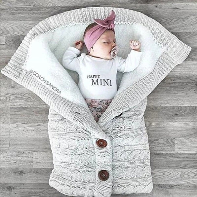 Gebreide Baby Winterslaapzak 0-12 Maanden met Knopen Wollen Voetenzak Warm Beige Babynestje Cocon Inbakerdeken | Sulvida