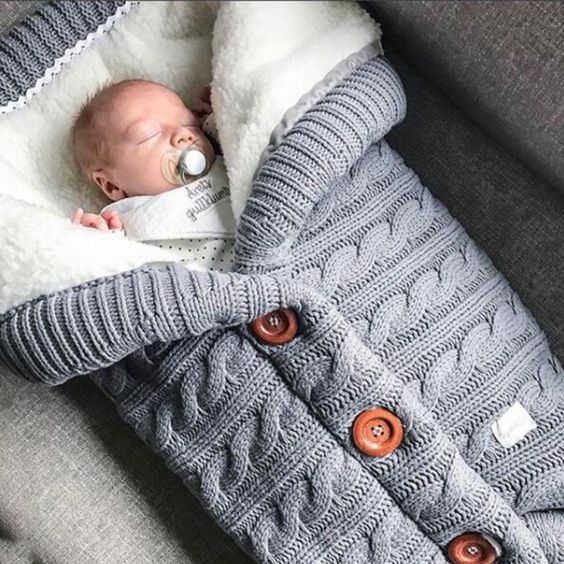 Gebreide Baby Winterslaapzak 0-12 Maanden met Knopen Wollen Voetenzak Warm Beige Babynestje Cocon Inbakerdeken | Sulvida