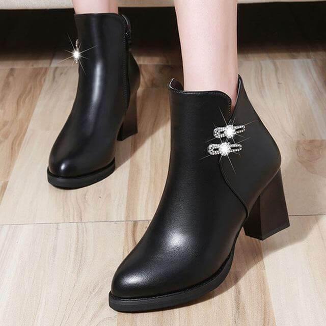 Dames enkellaarsjes zwart met blokhak en kristallen detail plateauzool comfortabel elegant casual schoenen | Sulvida