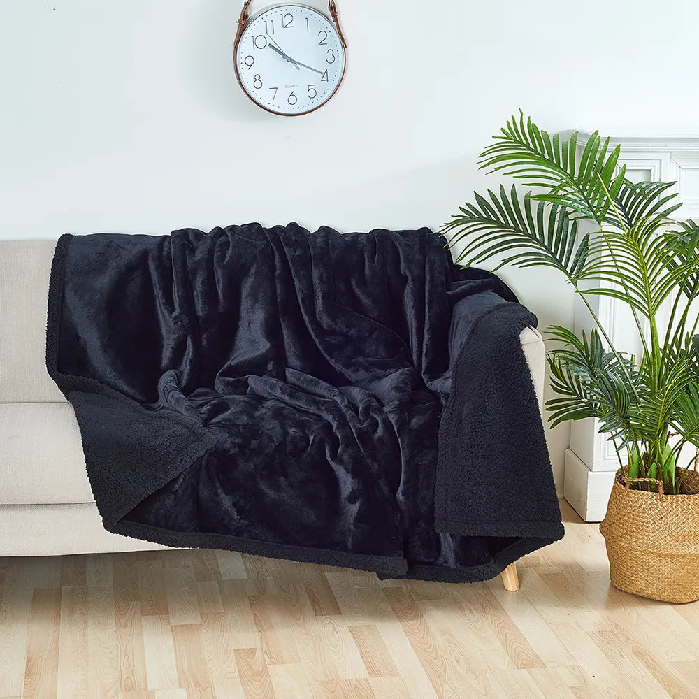 Dubbelzijdige Waterafstotende Plaid – Zacht, Beschermend en Machinewasbaar voor Bank en Bed | Sulvida
