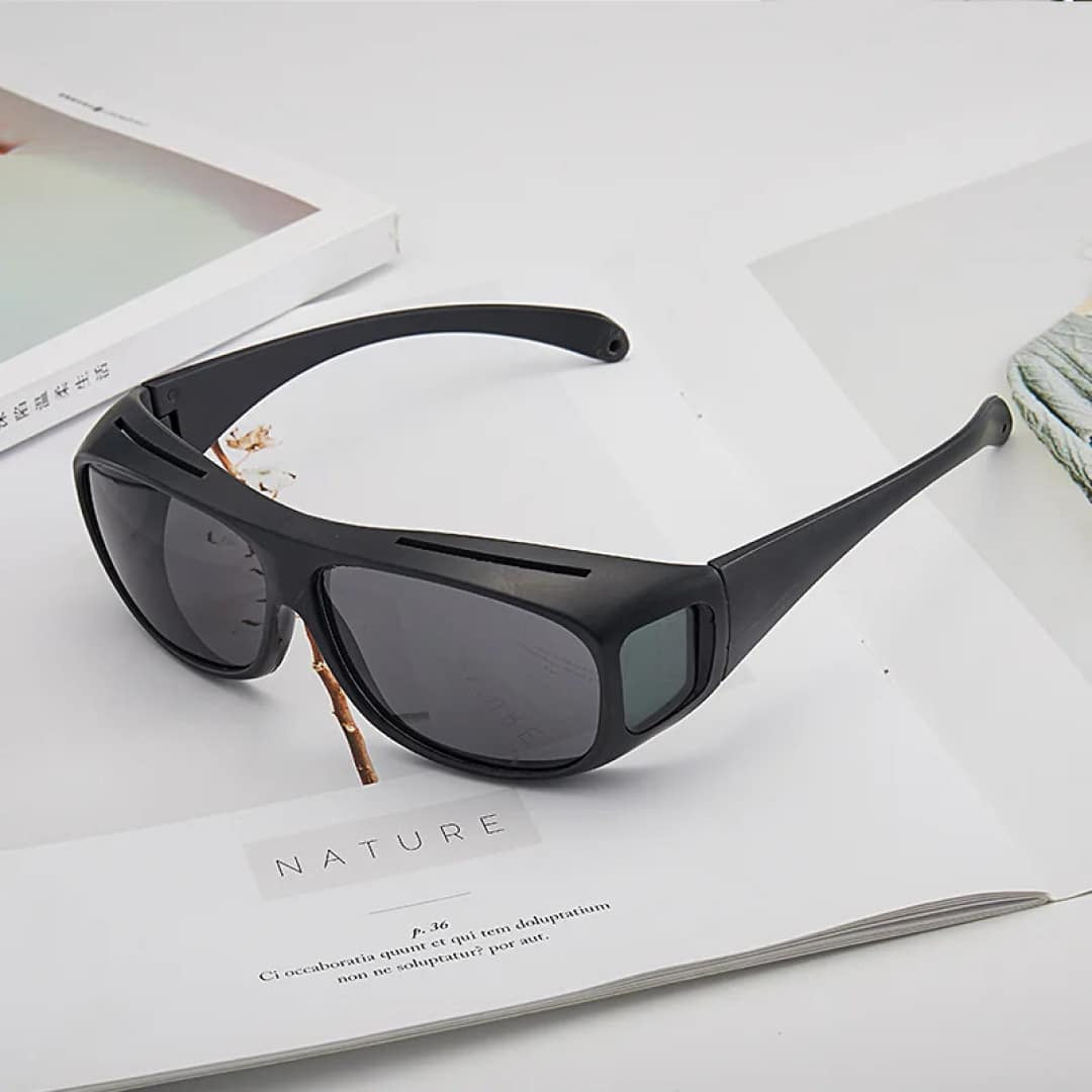 Lunettes de conduite de nuit avec revêtement antireflet GlareCut pour une conduite sûre dans l’obscurité, vision claire et confort | Sulvida