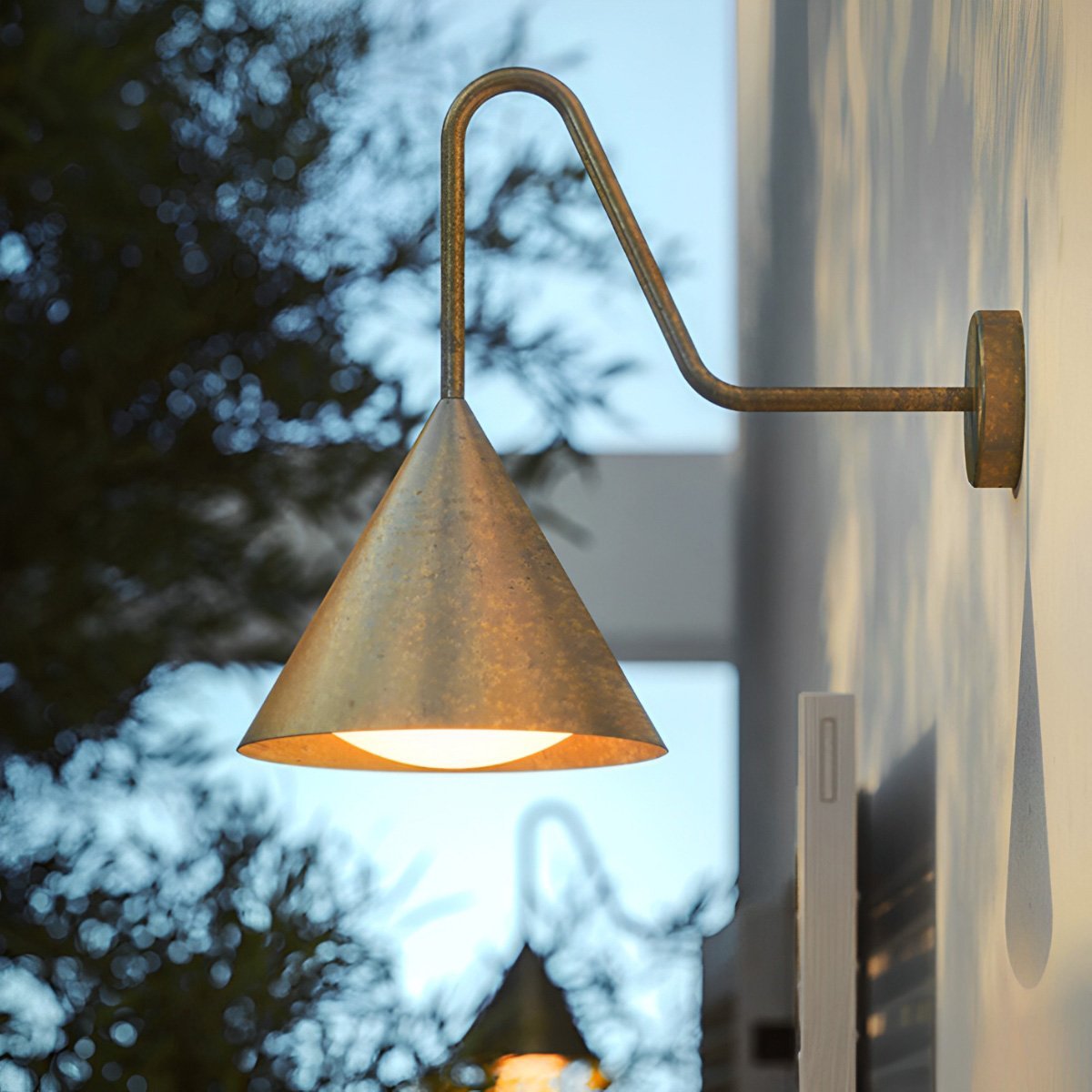 Außenwandleuchte LED Wasserdicht Glockenform Schwarz Gold Minimalistisches Design Terrassenbeleuchtung Eingangsbereich Fassade IP54 | Sulvida