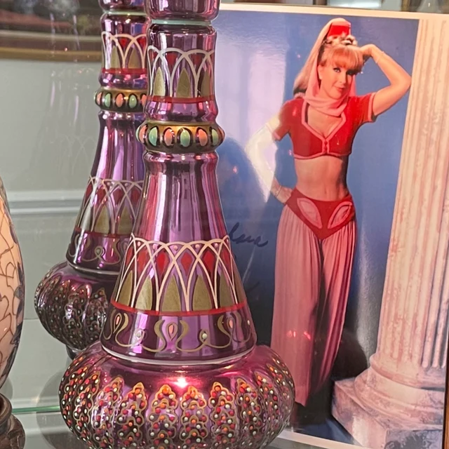 Decoratieve Glazen Fles Paars Spiegelglas Geïnspireerd op Klassieke TV-serie Woonkamer Tafel Decoratie | Sulvida