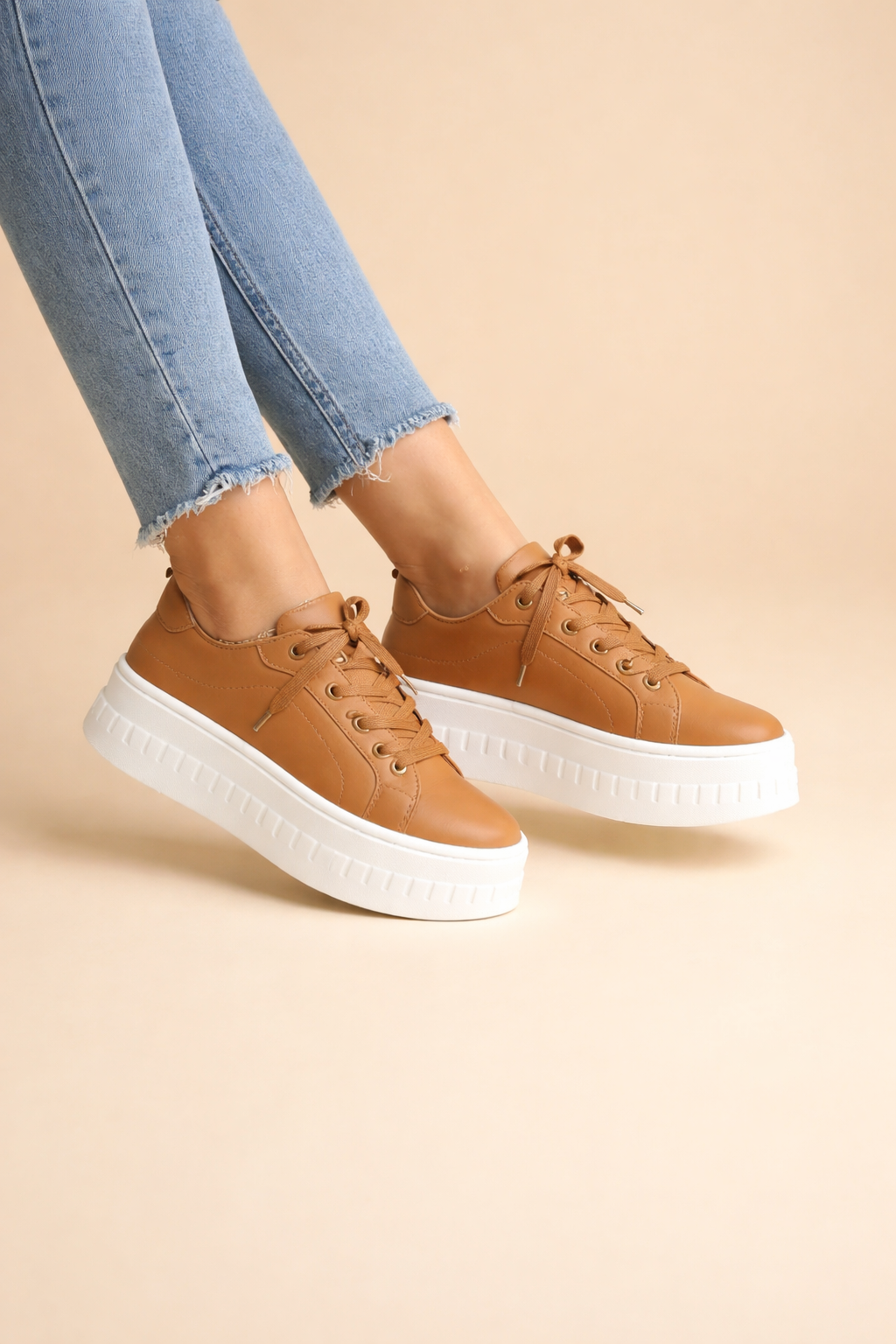 Dames platform sneakers voor verhoogde stijl en extra comfort – moderne stadsschoenen in 6 trendy kleuren | Sulvida
